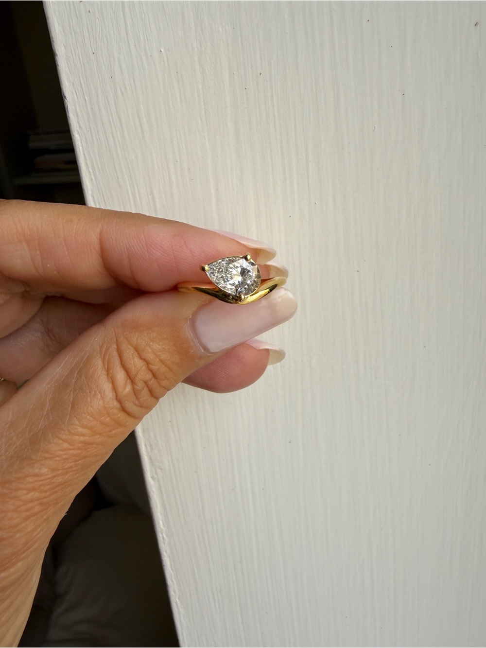 10k Gold Pear-Cut Solitaire Ring with Clear Stone - Women Jewelry mossinite 1.00
